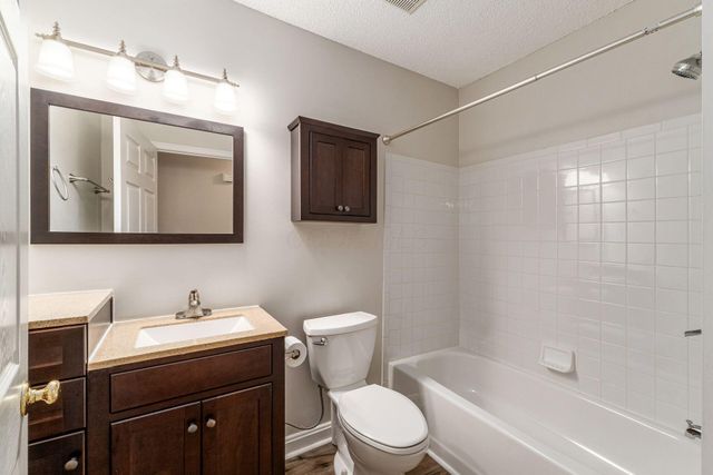 124 Oak Creek Place, Gahanna, OH 43230