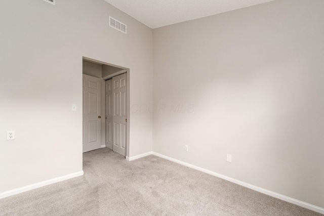 124 Oak Creek Place, Gahanna, OH 43230