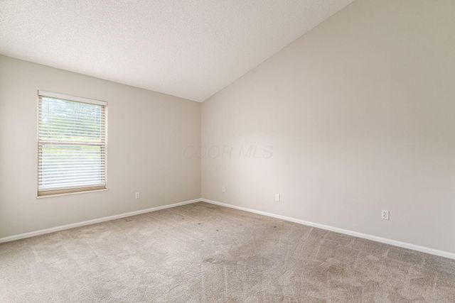 124 Oak Creek Place, Gahanna, OH 43230