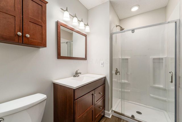 124 Oak Creek Place, Gahanna, OH 43230