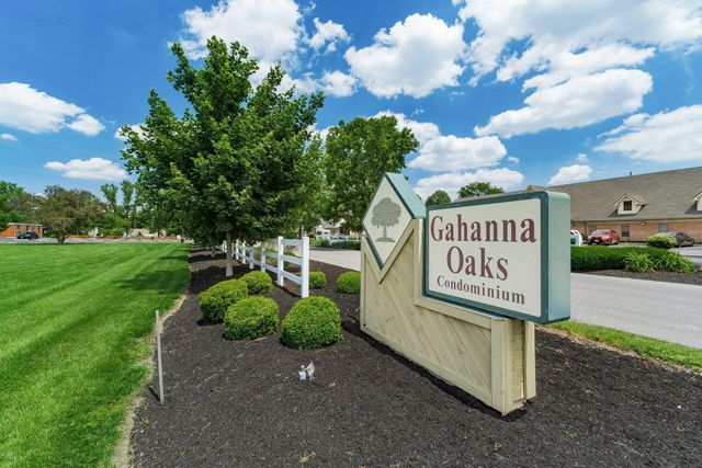 124 Oak Creek Place, Gahanna, OH 43230