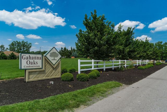 124 Oak Creek Place, Gahanna, OH 43230