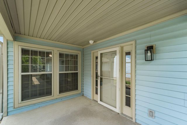 124 Oak Creek Place, Gahanna, OH 43230