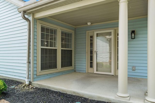 124 Oak Creek Place, Gahanna, OH 43230
