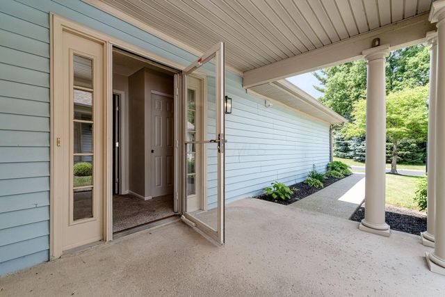 124 Oak Creek Place, Gahanna, OH 43230