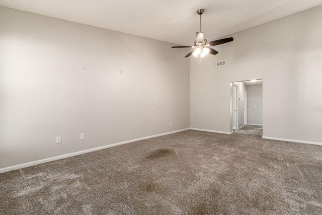 124 Oak Creek Place, Gahanna, OH 43230