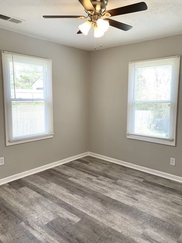 719 Elder St, Clarksville, TN 37040