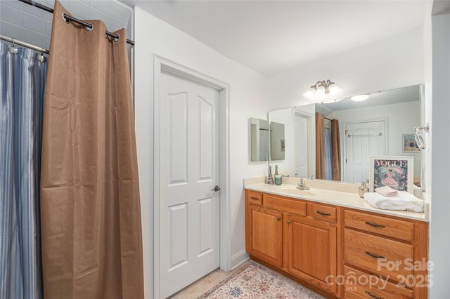 122 Outlook Circle, Swannanoa, NC 28778