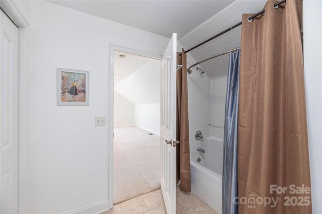 122 Outlook Circle, Swannanoa, NC 28778