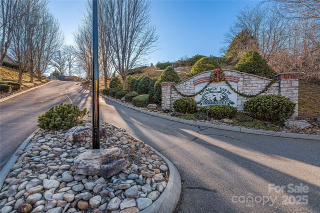 122 Outlook Circle, Swannanoa, NC 28778