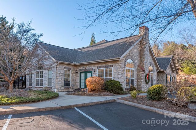 122 Outlook Circle, Swannanoa, NC 28778