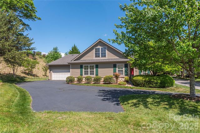 122 Outlook Circle, Swannanoa, NC 28778