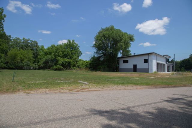 8204 Portage Road, Portage City, MI 49002