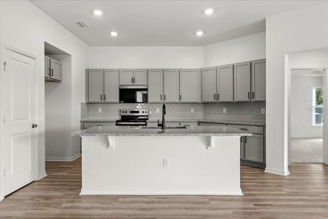 208 RIVERMILL WAY, Lake Wales, FL 33859