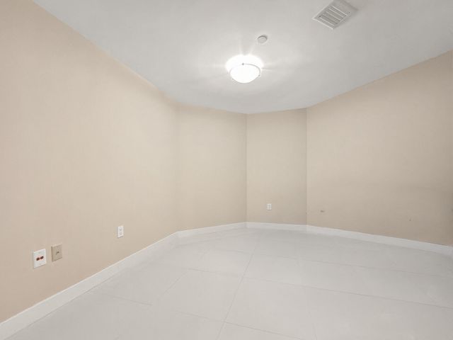 2831 N Ocean Boulevard 303n, Fort Lauderdale, FL 33308