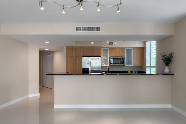2831 N Ocean Boulevard 303n, Fort Lauderdale, FL 33308