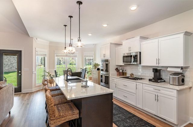 513 Summit View Cir, Clarksville, TN 37043