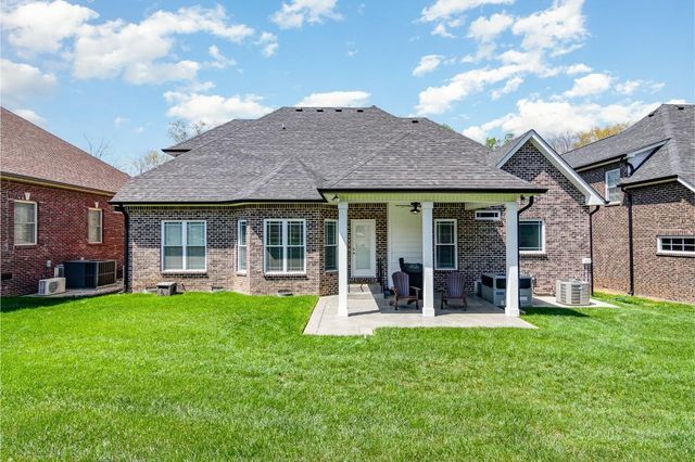 513 Summit View Cir, Clarksville, TN 37043