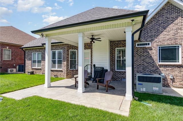 513 Summit View Cir, Clarksville, TN 37043