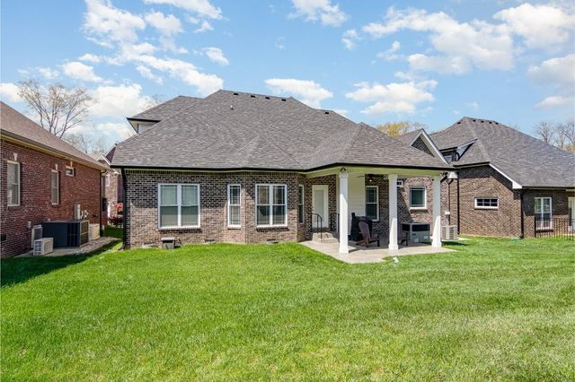 513 Summit View Cir, Clarksville, TN 37043