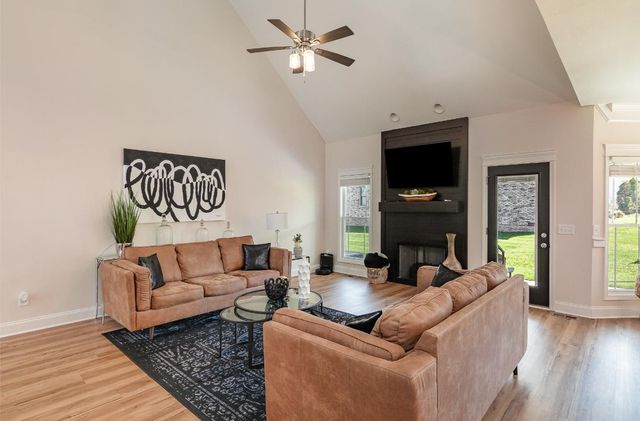 513 Summit View Cir, Clarksville, TN 37043