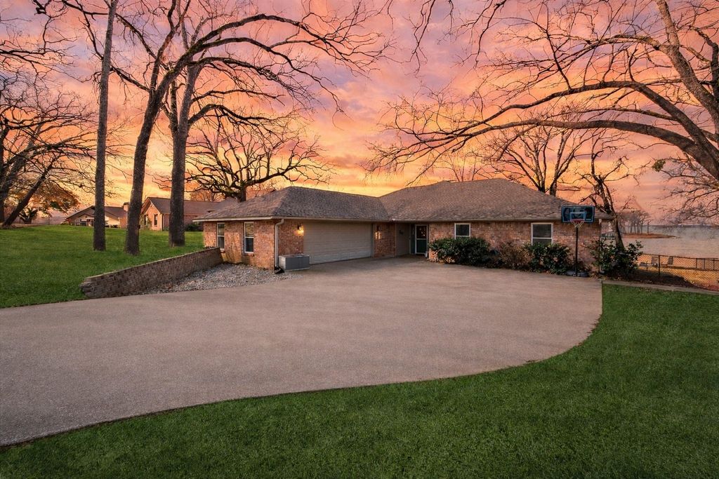 14010 Whatley Drive, Streetman, TX 75859