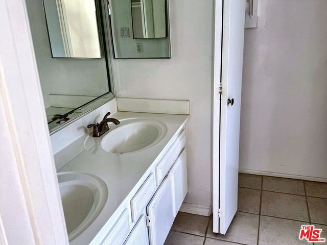 28142 Driver Avenue 5, Agoura Hills, CA 91301
