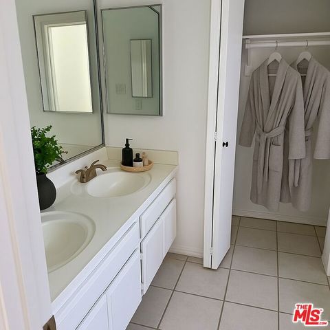 28142 Driver Avenue 5, Agoura Hills, CA 91301
