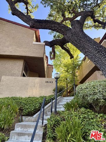 28142 Driver Avenue 5, Agoura Hills, CA 91301