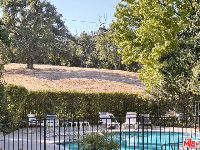 28142 Driver Avenue 5, Agoura Hills, CA 91301