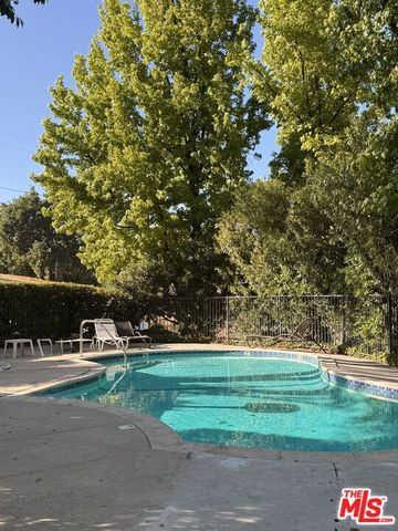 28142 Driver Avenue 5, Agoura Hills, CA 91301
