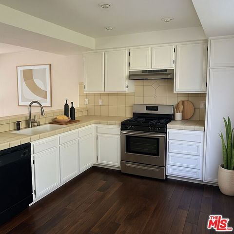 28142 Driver Avenue 5, Agoura Hills, CA 91301