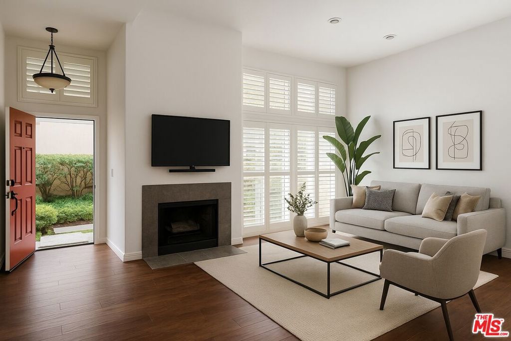 28142 Driver Avenue 5, Agoura Hills, CA 91301