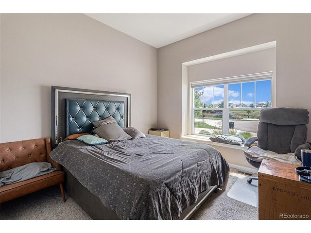 768 Sandpoint Dr, Longmont, CO 80504
