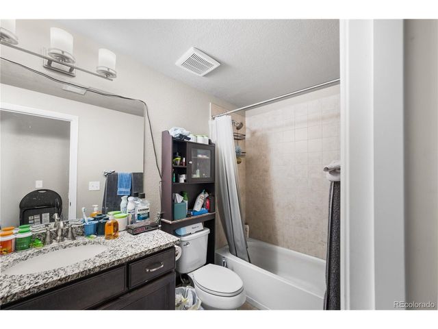 768 Sandpoint Dr, Longmont, CO 80504