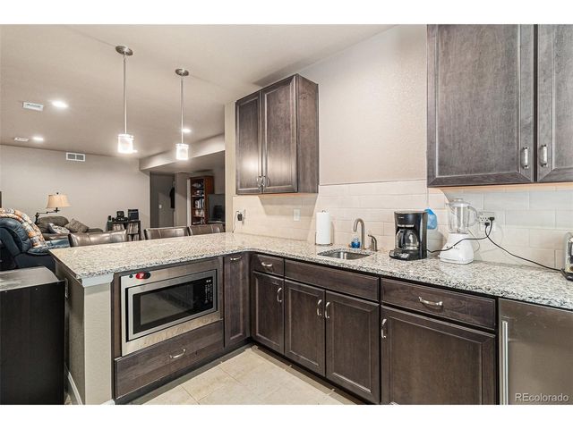 768 Sandpoint Dr, Longmont, CO 80504