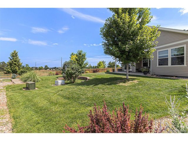 768 Sandpoint Dr, Longmont, CO 80504