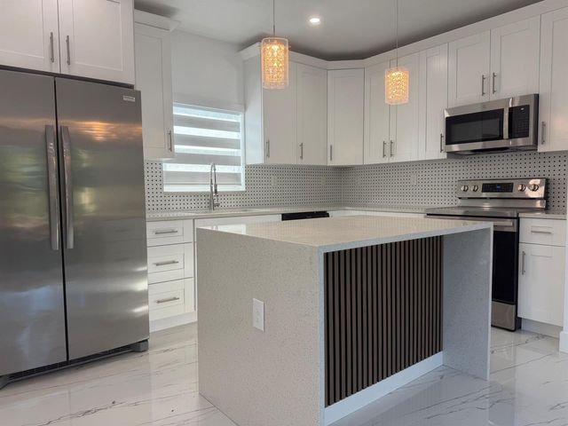 501 EL PRADO, West Palm Beach, FL 33405
