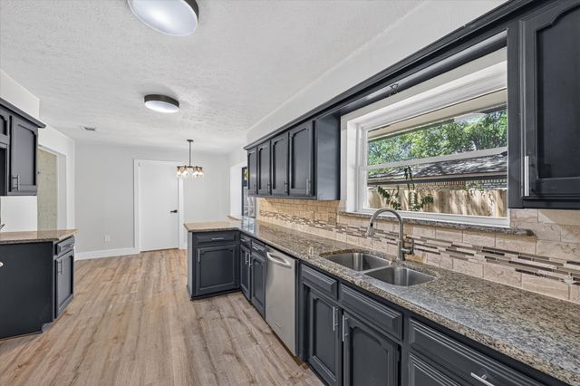 1450 Juniper Lane, Lewisville, TX 75077