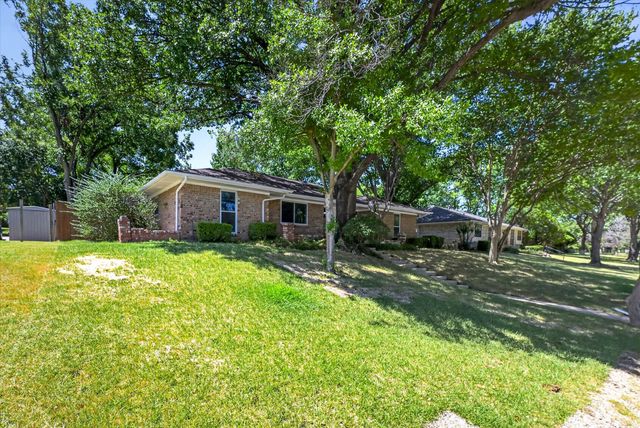 1450 Juniper Lane, Lewisville, TX 75077