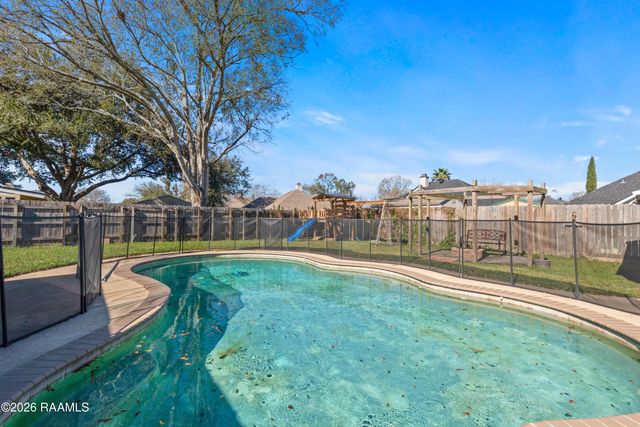 120 Berrybrook Drive, Broussard, LA 70518