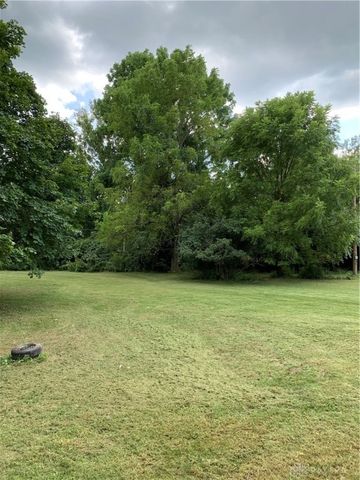 1285 Wallaby Drive, Beavercreek, OH 45432