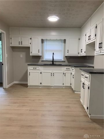 1285 Wallaby Drive, Beavercreek, OH 45432