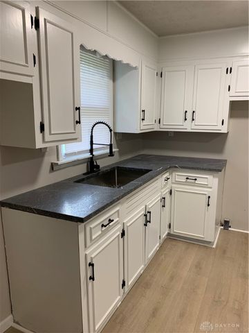 1285 Wallaby Drive, Beavercreek, OH 45432