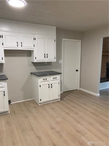 1285 Wallaby Drive, Beavercreek, OH 45432