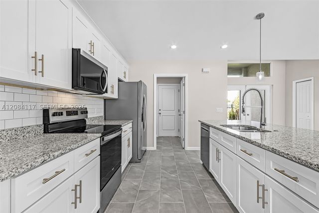 2305 NW 34 ave, Cape Coral, FL 33993