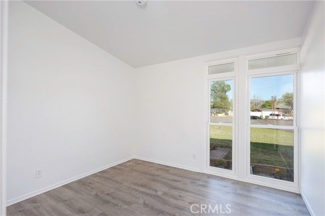 1049 N Macneil, San Fernando, CA 91340