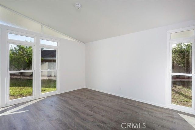 1049 N Macneil, San Fernando, CA 91340