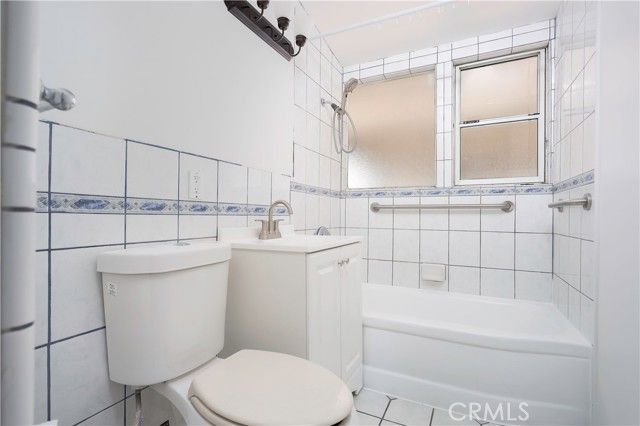 1049 N Macneil, San Fernando, CA 91340