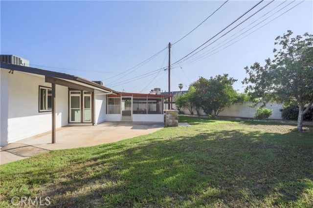 1049 N Macneil, San Fernando, CA 91340